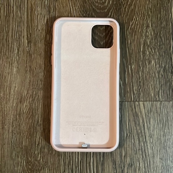 apple Accessories - IPhone 11 Pro Max charging case